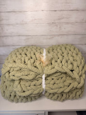 Sage Chunky Knit Blanket