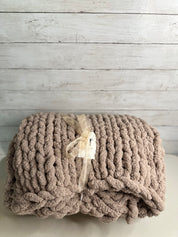Mauve Chunky Knit Blanket